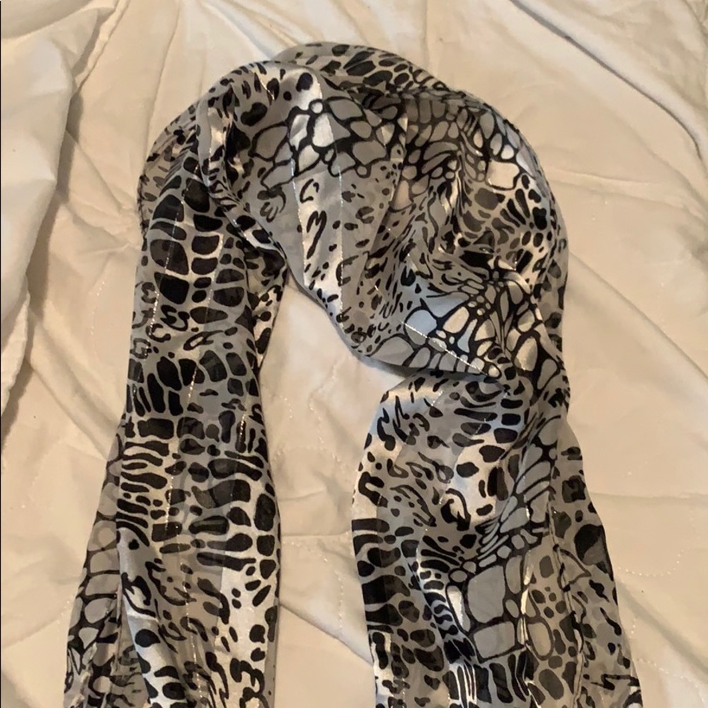 Black and White Silky Scarf W/ Gold Thread
